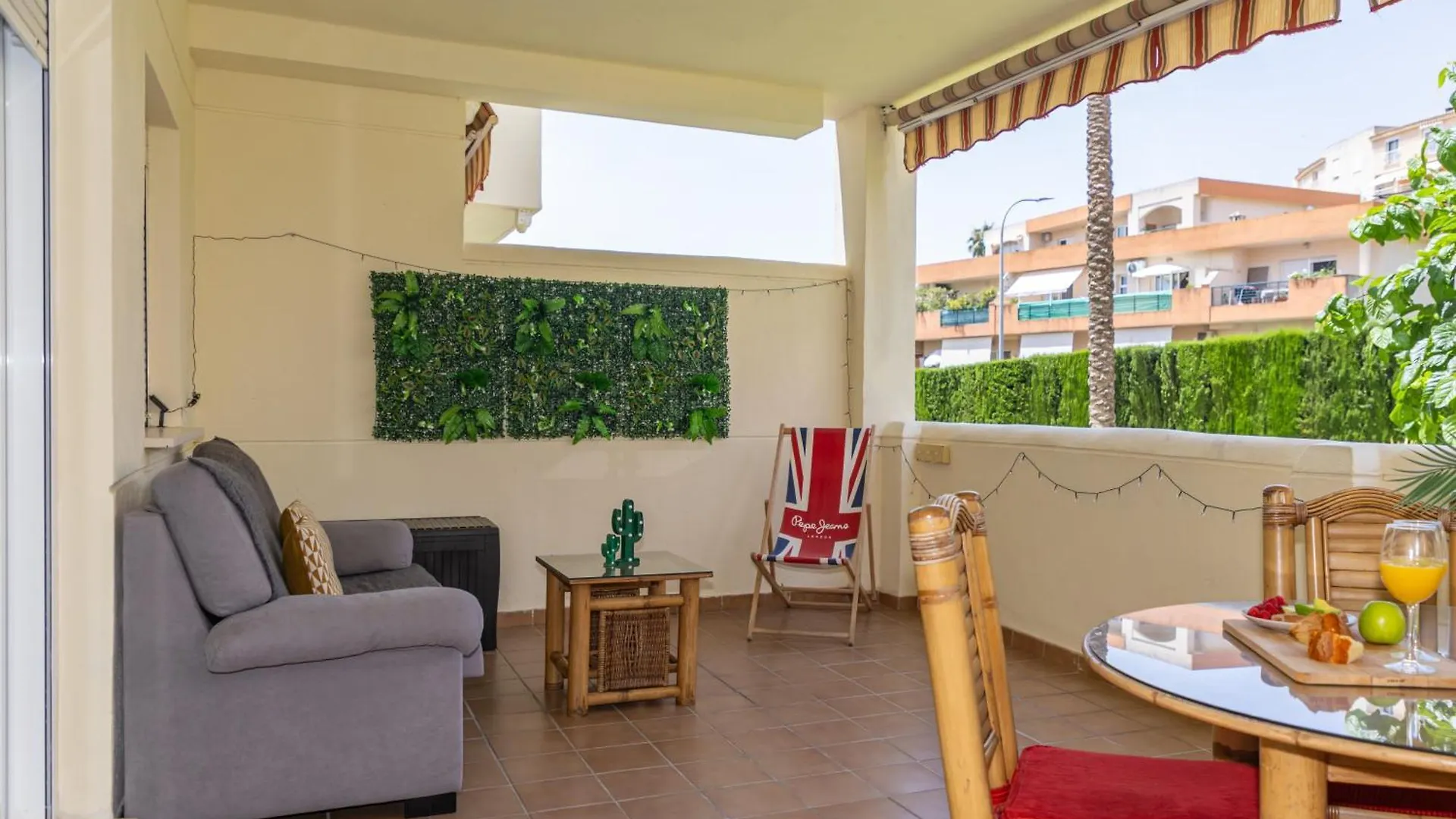 Appartamento Escapada Junto Al Mar Con Vistas Y Piscina Benalmádena